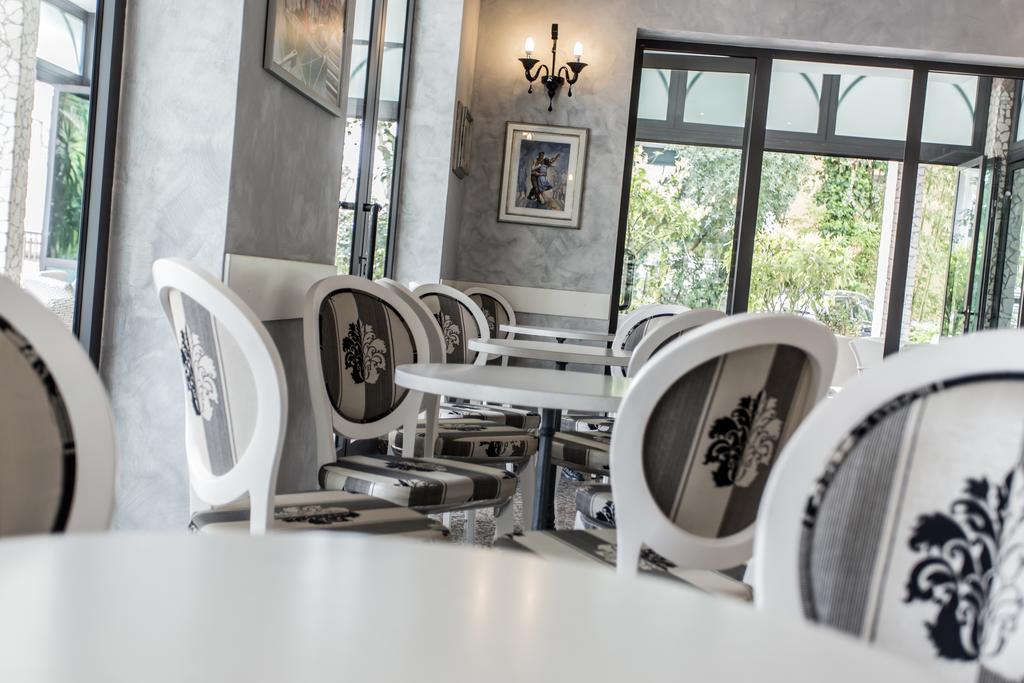 צ'סנטיקו Hotel Giamaika מראה חיצוני תמונה