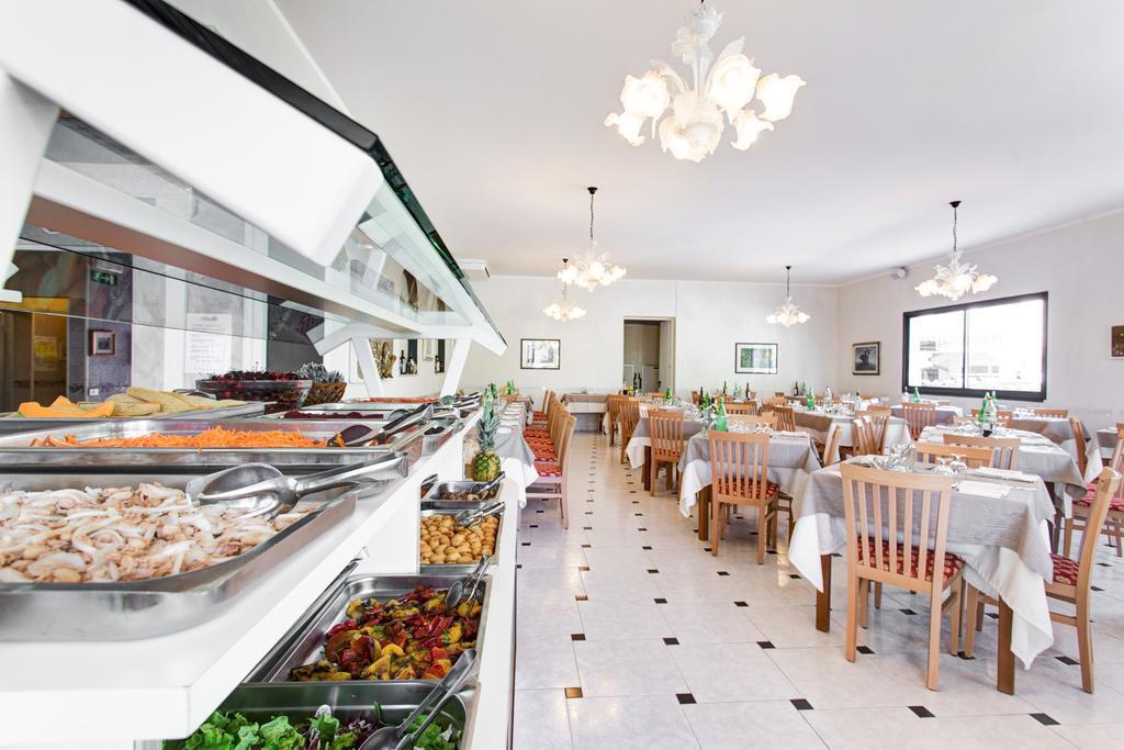 צ'סנטיקו Hotel Giamaika מראה חיצוני תמונה