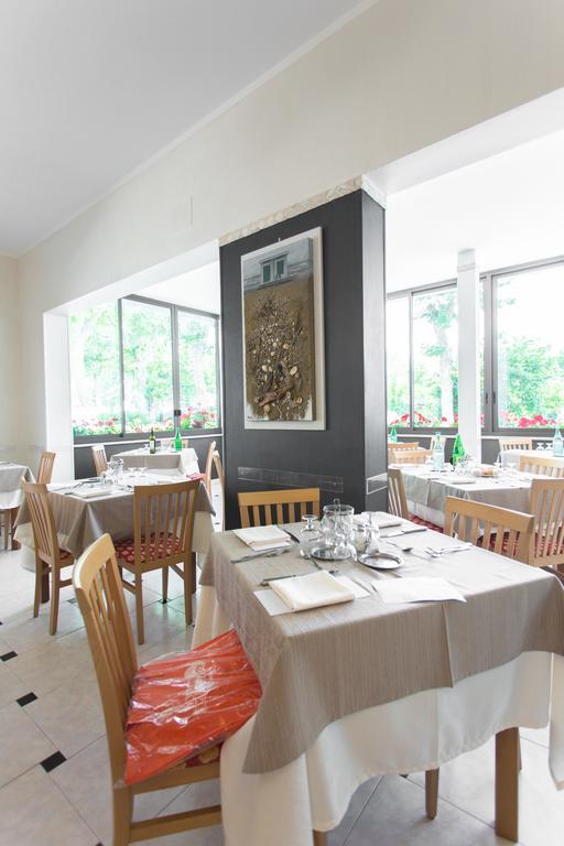 צ'סנטיקו Hotel Giamaika מראה חיצוני תמונה