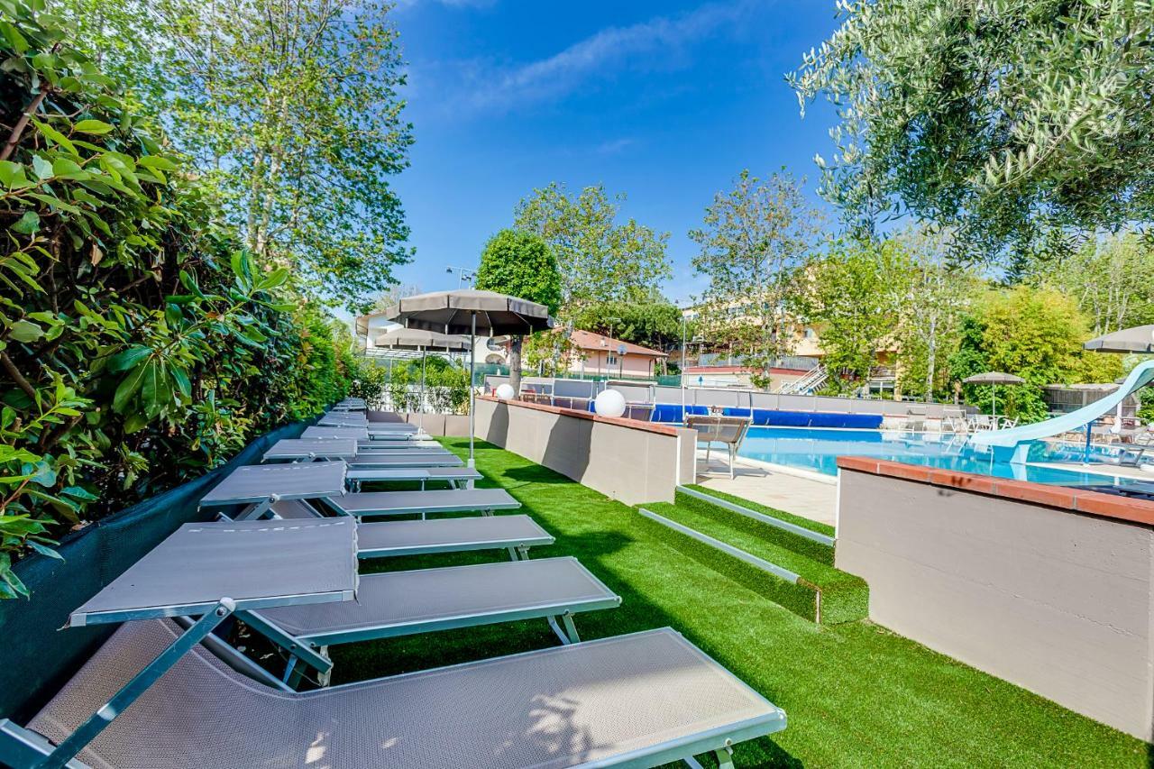 צ'סנטיקו Hotel Giamaika מראה חיצוני תמונה
