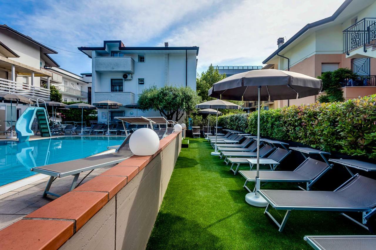 צ'סנטיקו Hotel Giamaika מראה חיצוני תמונה