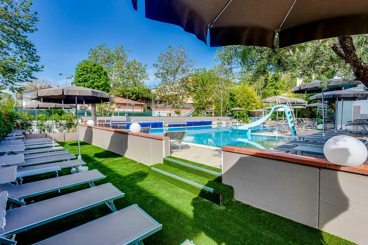 צ'סנטיקו Hotel Giamaika מראה חיצוני תמונה
